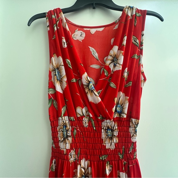 Floral Red silky soft stretchy Dress - Picture 6 of 6